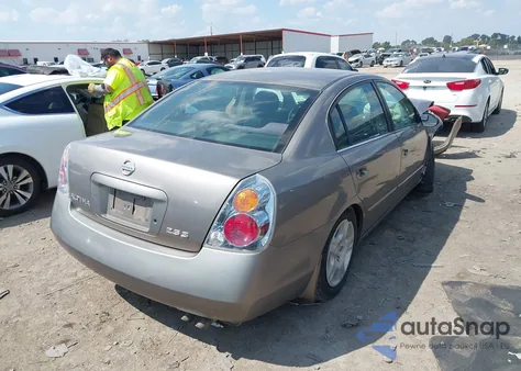 2004 Nissan Altima 2.5 S from USA, damaged, VIN 1N4AL11D44C174165